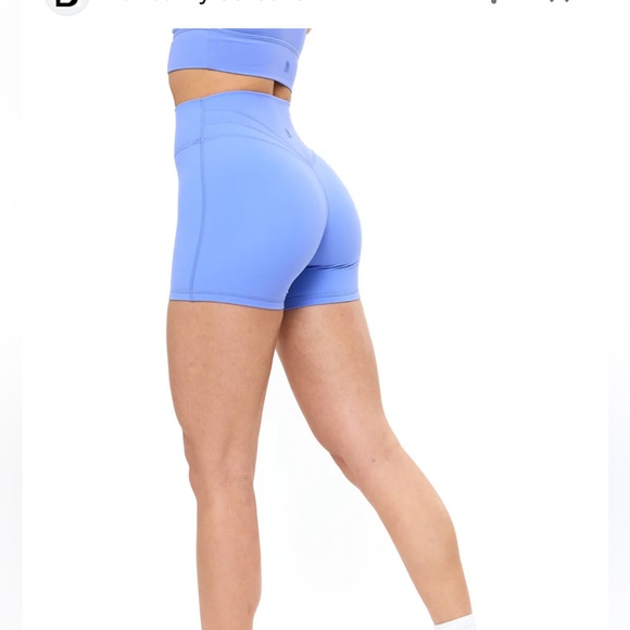 Buff Bunny Legacy Short - Picture 2 of 3